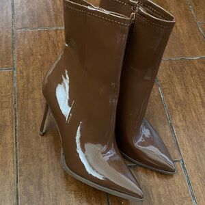 Steve Madden Shiny Tan Heeled Boots
